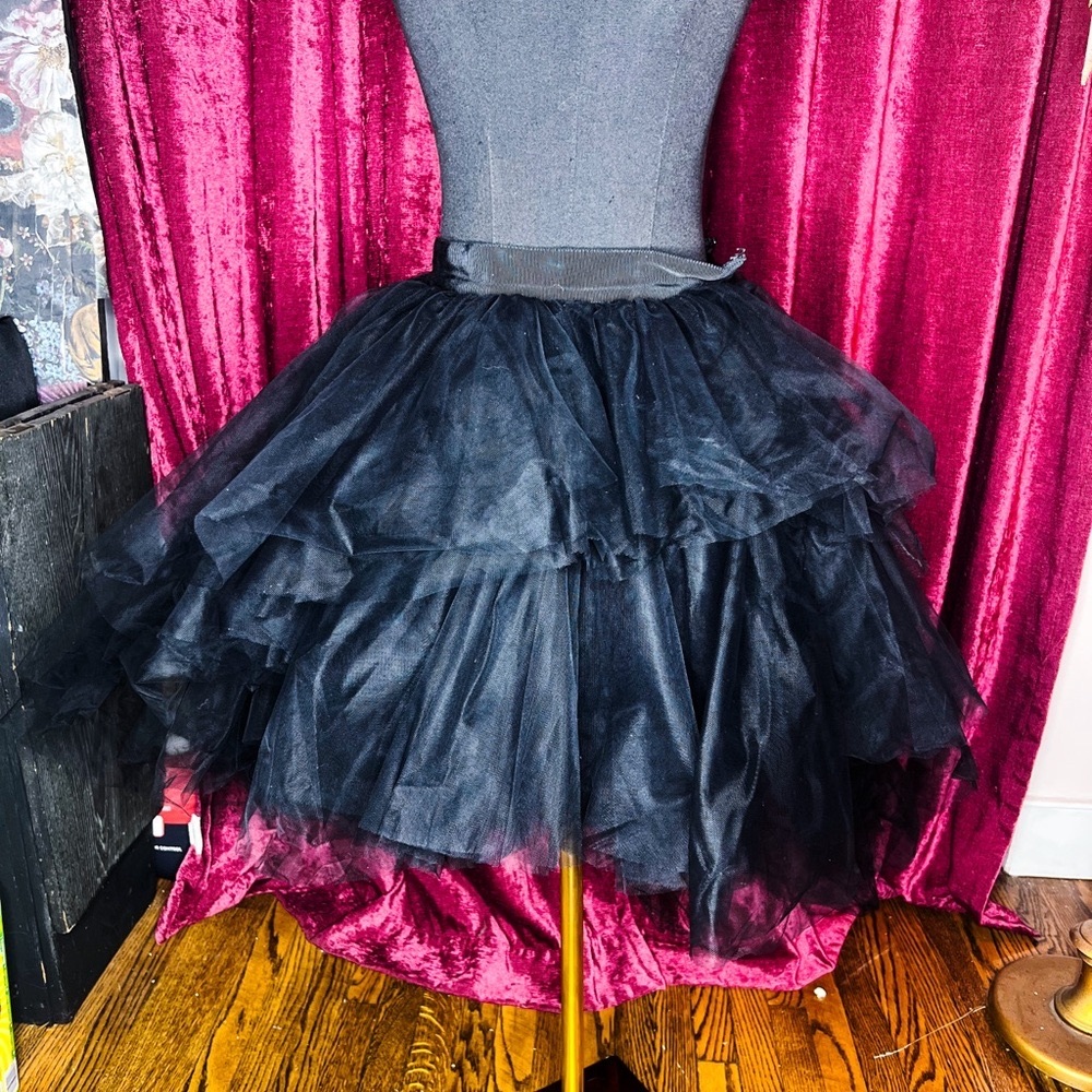 Brognano Italian luxury A-Symmetrical Tulle Skirt Size 2 Carrie Bradshaw